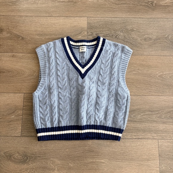 Aritzia Sunday Best Winston Sweater Vest - Picture 3 of 7